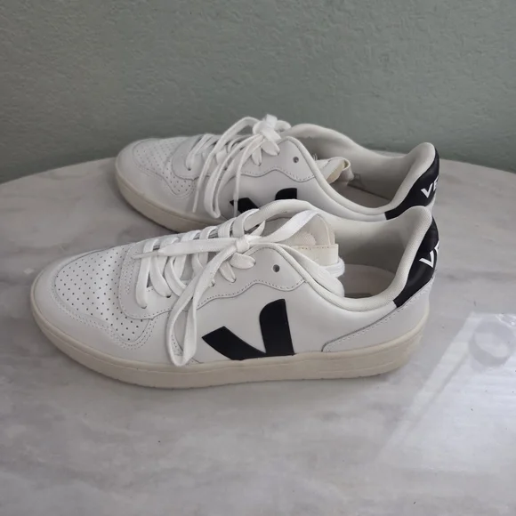 Veja White and Black Lace Up Sneakers - Picture 4 of 7